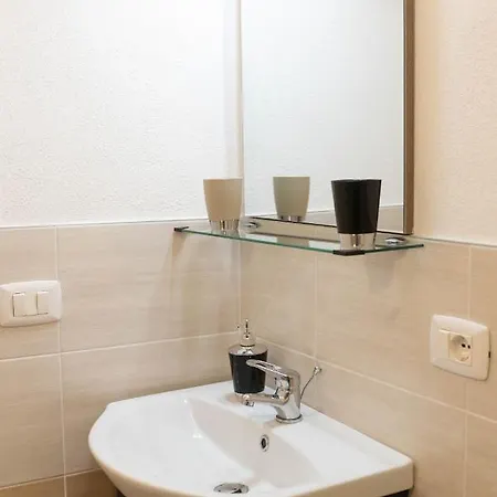 Dimora Rossa Bed & Breakfast *