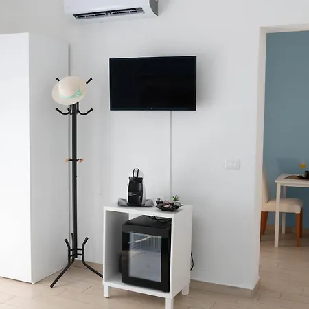 Dimora Rossa Bed & Breakfast *