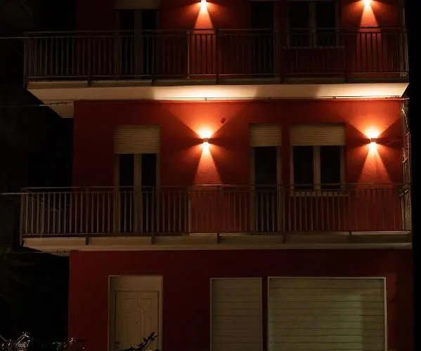 Dimora Rossa فندق مبيت وإفطار